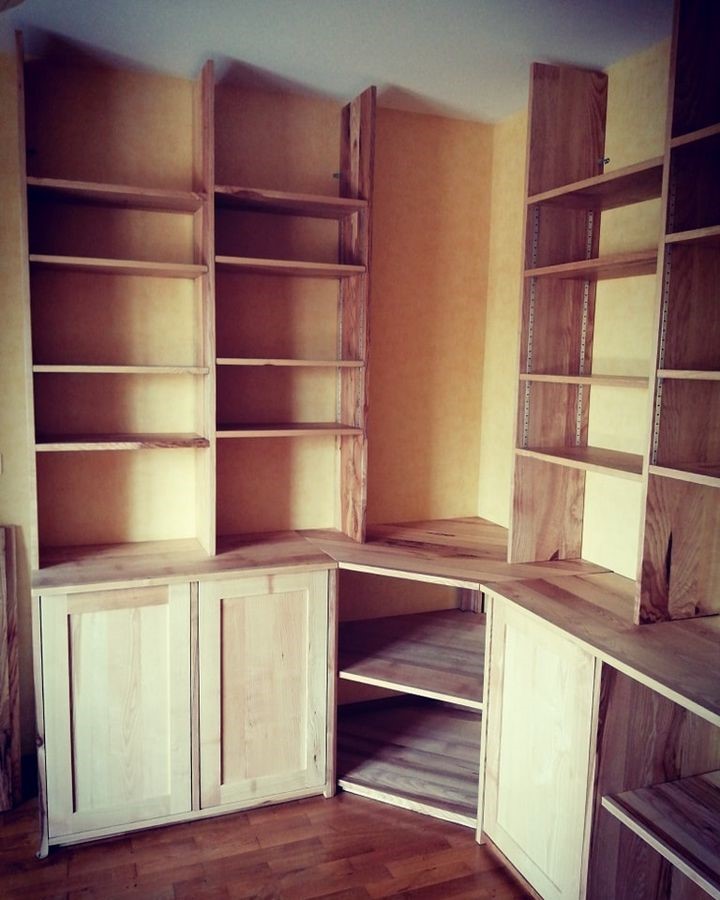 Bibliothèque ébéniste.